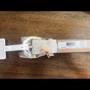 NWT Michael Kors Neutral Belt Women’s Size XXL